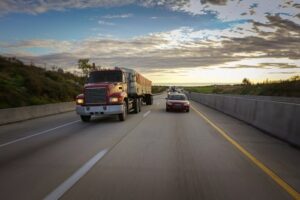 5 Reasons to Work With a Personal Injury Lawyer After a Commercial Truck Accident